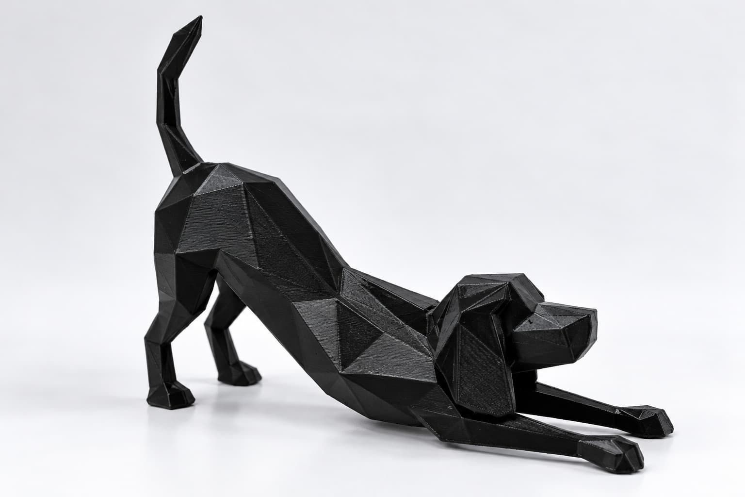 Adorno Perro estirandose